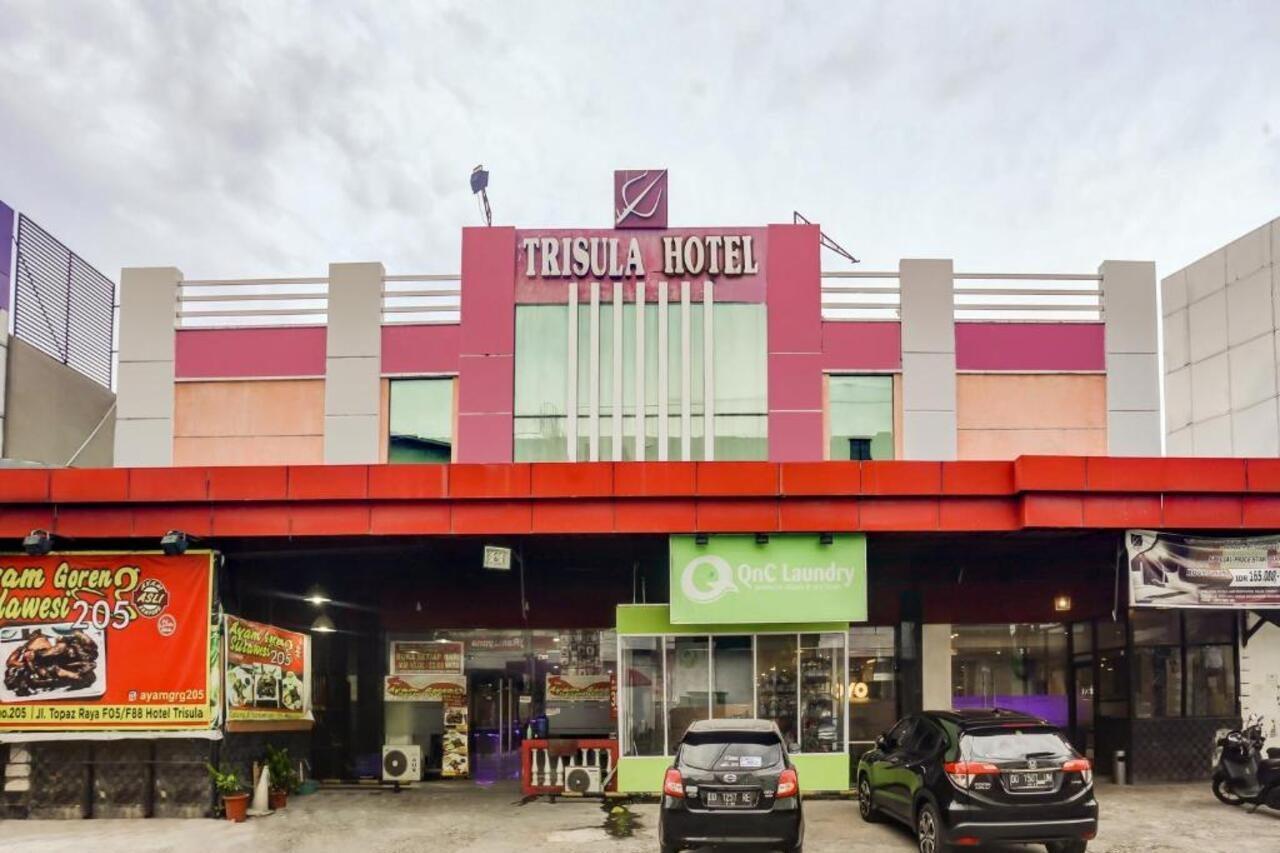 Urbanview Trisula Hotel Makassar Exterior foto