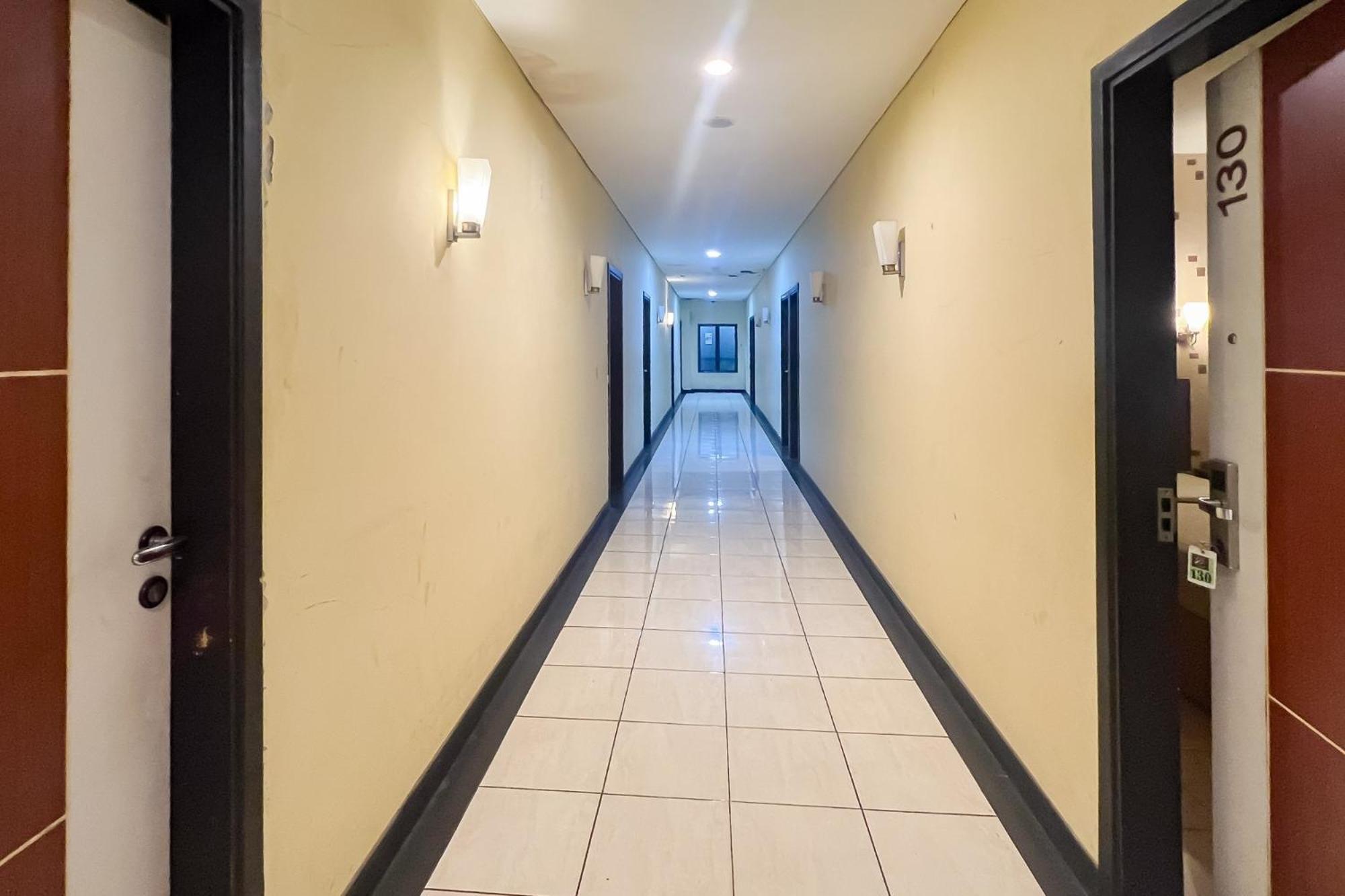Urbanview Trisula Hotel Makassar Exterior foto