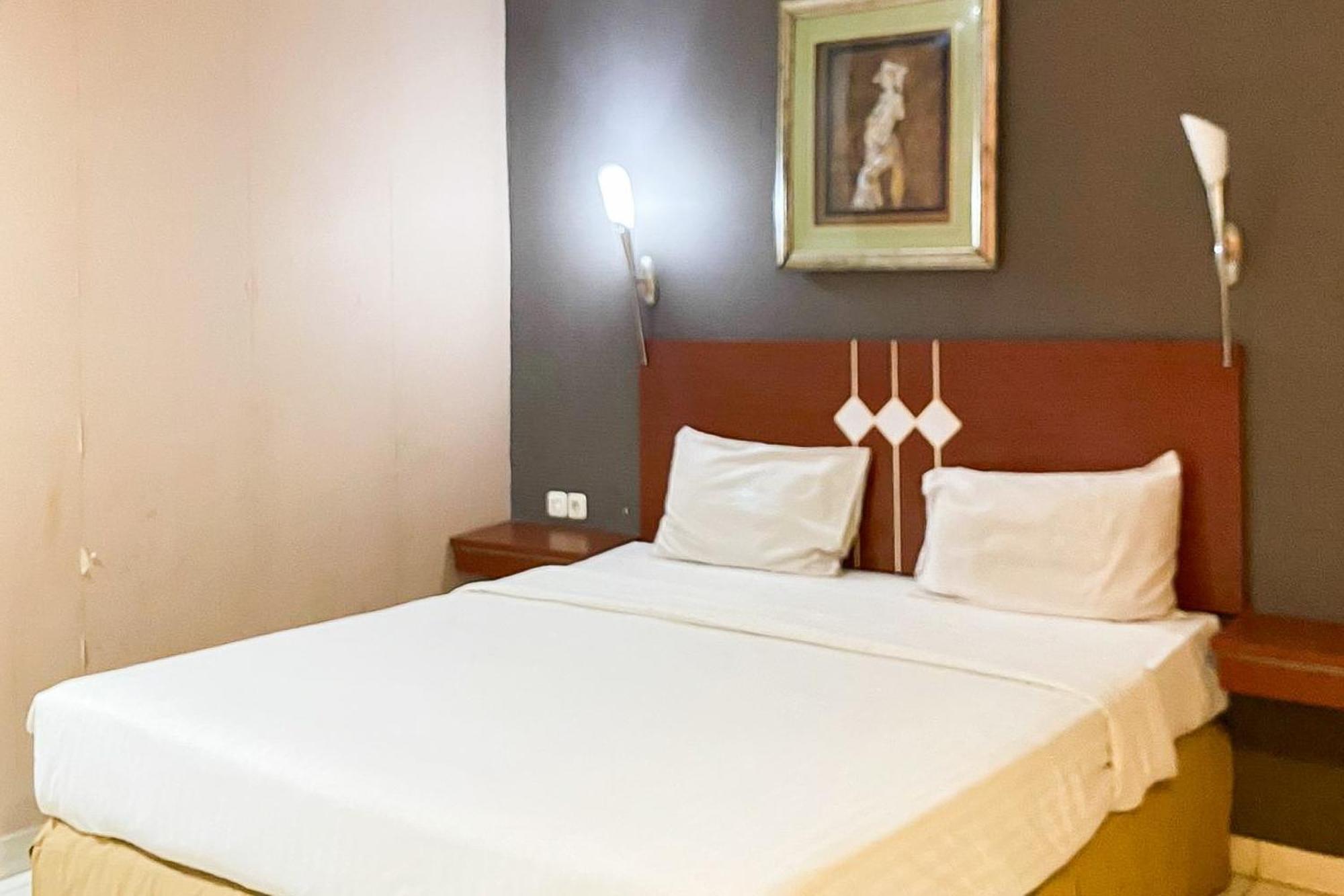Urbanview Trisula Hotel Makassar Exterior foto
